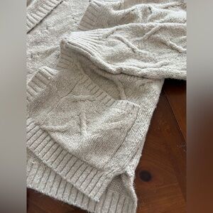 A&F Kids’ Cozy Cable-Knit Pocket Cardigan sweater in Oatmeal, Sz 13-14